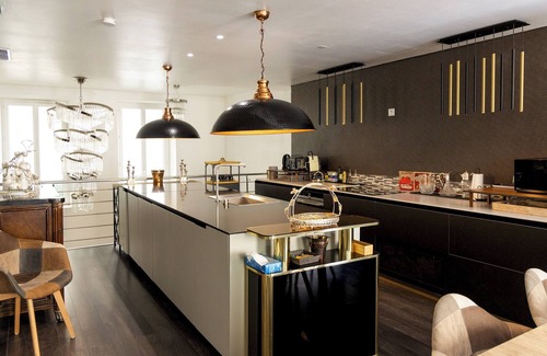 Cannes City Centre House | Venue C - Luxurious & Spacious ~ Sauna ~ Elevator