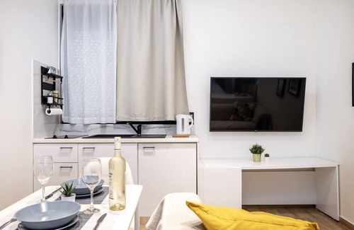 Zipari Apartment | Verdant Haven 5 Min from the Sea