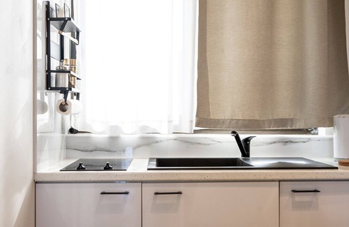 Zipari Apartment | Verdant Haven 5 Min from the Sea