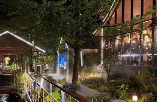 Dujiangyan Hotel | VERDANT HAVEN