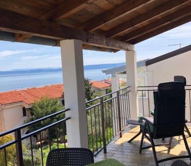 Ravni Apartment | Verde Sea View Apartment 400 m from Beach - Free Parking