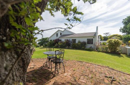 Port Elizabeth Apartment | Verdi Luxury Cottage 4