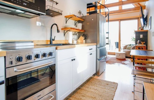 South Londonderry House | Vermont Alpine Outlook