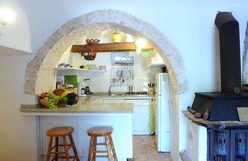 Ostuni House | Very personal Trullo in a quiet, fenced olive grove, German owner
