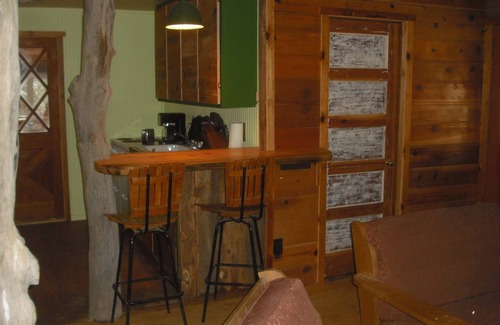 Payson Cabin | Very Private Horse Friendly Dog Friendly Cabin in the Pines