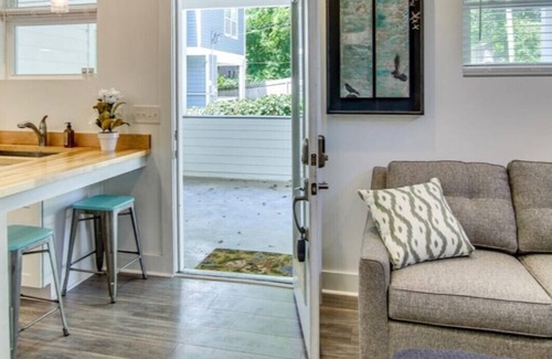 Lockeland Springs House | Very Private Lockeland Springs Tiny House on Lillian Alleyway ~ Dogs Welcome!