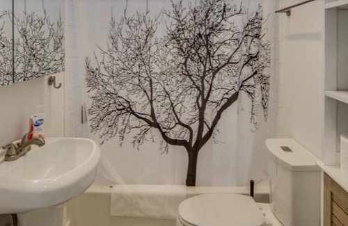 Lockeland Springs House | Very Private Lockeland Springs Tiny House on Lillian Alleyway ~ Dogs Welcome!