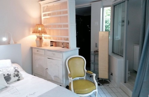 Vigneux-sur-Seine Apartment | Very quiet suburban area, near train station and airport, close to Paris