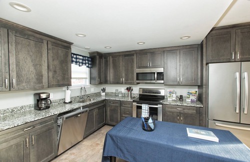 Orono House | Very Spacious 5-bedroom, 3 bath house. Walk onto UMaine campus
