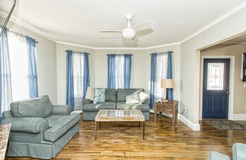 Orono House | Very Spacious 5-bedroom, 3 bath house. Walk onto UMaine campus