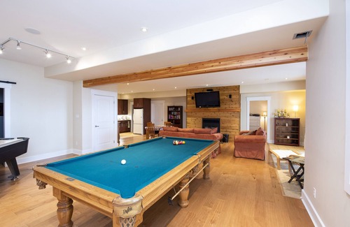 North Kawartha Apartment | Very spacious and elegant, neat, executive apartment c/w hot tub and pool table.