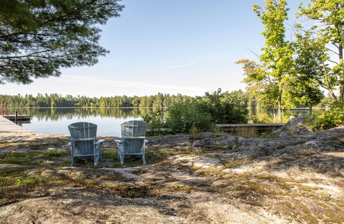 North Kawartha Apartment | Very spacious and elegant, neat, executive apartment c/w hot tub and pool table.