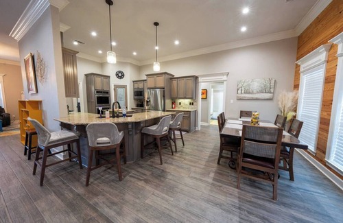 Sherwood House | Veteran’s Family Retreat | Spacious & Peaceful Stay Near AFB