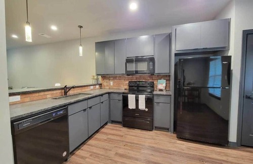 College Station House | Veteran's Park Condo #708 - 2bed/2.5bath w/pool