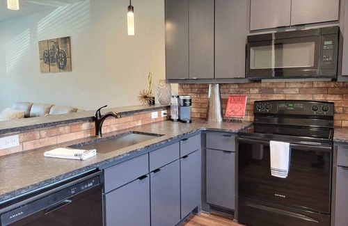 College Station House | Veteran's Park, 2 Bedrm, 2.5 Bath, Pool, Game Room