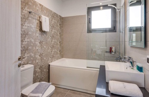 Kalo Chorio Villa | Villa Istron - Three Bedroom Villa, Sleeps 6
