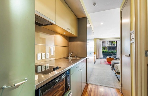 Auckland Central Business District Apartment | Viaduct Studio + Parking by Zodiak Stays