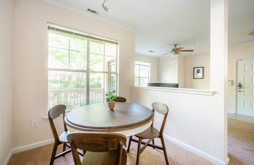Durham Apartment | Viagem Durham Spacious 1BR with Patio