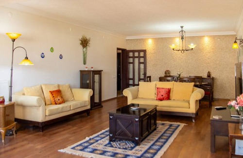 Karsiyaka Apartment | Vibrant Flat near Trendy Attractions in Karsiyaka