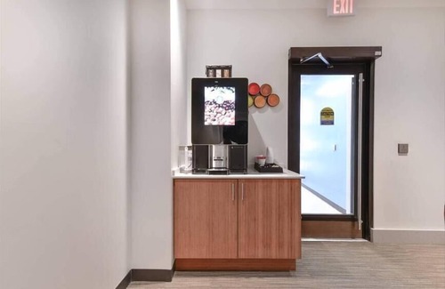 Chinatown Apartment | Vibrant Location | Boston 2 BR | Free WiFi + Desk
