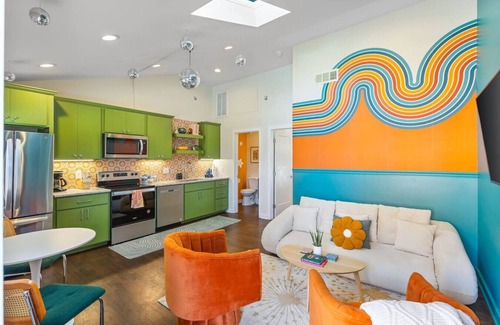 Greenwood Condo | Vibrant Multi-Condo Building - Sleeps 48 - 7 Units