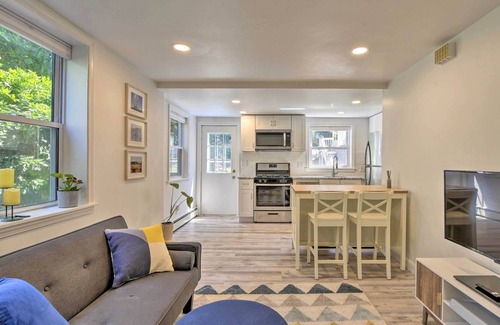 Winthrop Apartment | Vibrant Winthrop Apartment - Close to Ocean!