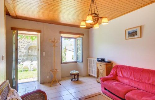 Vic-sur-Cere House | Vic-sur-Cère Family Nest