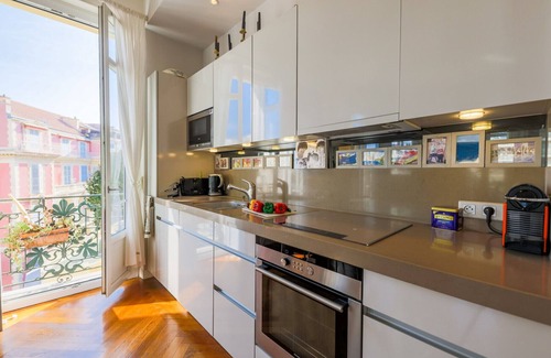 Jean-Medecin Apartment | VICTOR HUGO PALAIS AP3061 BY RIVIERA HOLIDAY HOMES