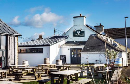 Roch Hotel | Victoria Inn Brewhouse B&B