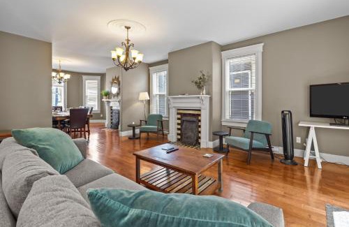 Waterford Valley House | Victorian 4br 25ba 2parking Near Parks & Dt