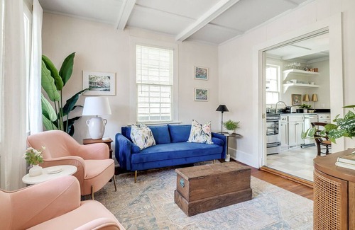 Historic Downtown Savannah House | Victorian Cottage Near Forsyth Park