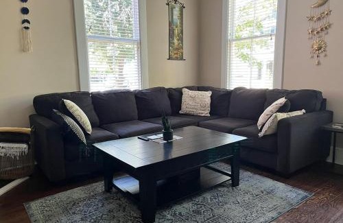 Dixon Park House | Victorian Home on Duffy Street