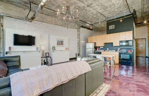 West Main Historic District Condo | ★ Victorian Louisville ★ 1000 sqft Glassworks Loft