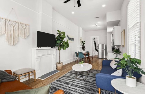 Tulane - Gravier House | Victorian Shotgun | Near French Quarter + CBD!