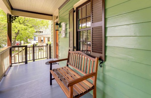 New Bern Apartment | Victorian Vacation Rental Apt in Downtown New Bern