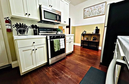 Downtown Sacramento House | Victorian Vibes - Downtown Delight
