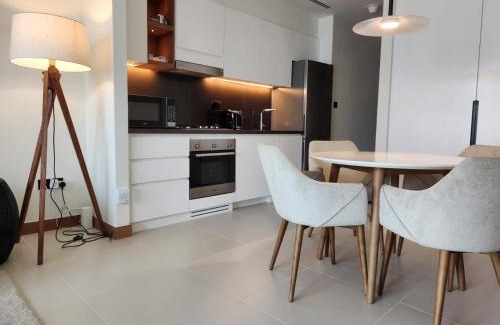 Dubai Marina Apartment | Vida Dubai Marina & Yachtclub - Marina Sea View, 1BR hotel facilities