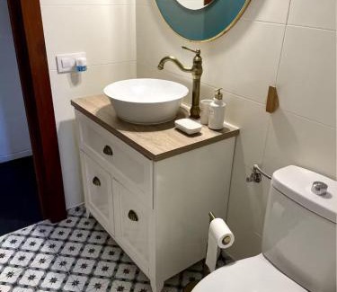 Los Delfines Apartment | Vida Soladana - Cala en Forcat - piscina, playa, A/C, Smart TV.