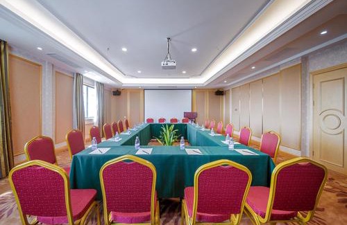 Hongshan Hotel | vienna hotel (HuaZhong Agricultural University in South Lake Store)