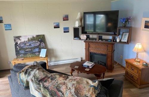 Oak Harbor Apartment | View Harbor Downtown R and R