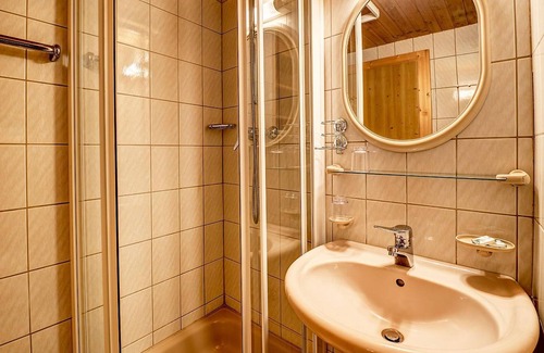 Grosssoelk Cottage | View of the reservoir - Pension Langbrucker