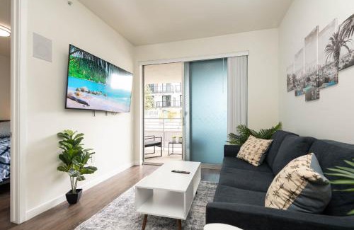 Downtown Los Angeles Apartment | ViewPoint Suites