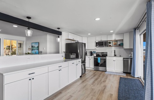 Shelton House | VIEWS Hood Canal Private Beachfront Retreat, Hot Tub, Kayaks, Olympic Park