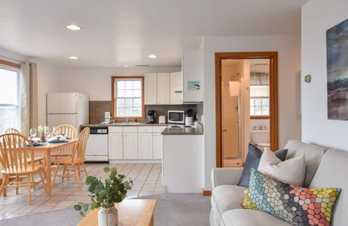 North Truro House | Views of Bay Access to Private Beach!