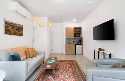 Boise Condo | Views of the River w/2 Bikes to Cruise the Boise Greenbelt! Steps to Whitewater Park & Quinn's Pond