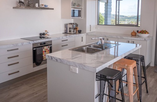 Cable Bay House | Views on Stratford - Encompassing Across The Bay