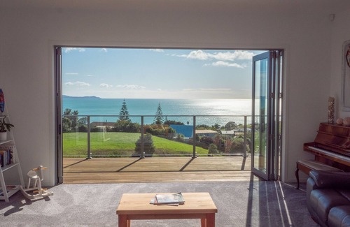 Cable Bay House | Views on Stratford - Encompassing Across The Bay