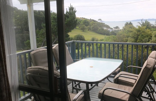 Cable Bay House | Views over Doubtless Bay, enjoy dinner on the deck