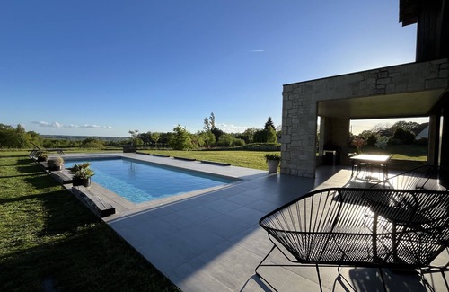 Port-Sainte-Foy-et-Ponchapt Villa | Villa Pourpre, 5* - Indoor-outdoor lounge concept & exceptional surroundings.