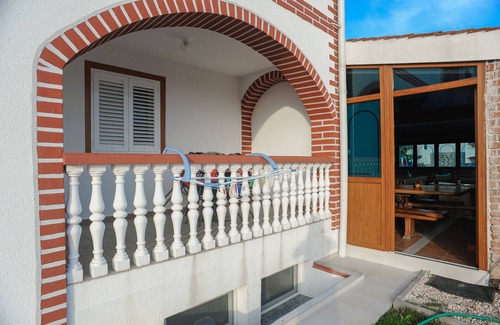 Caska Apartment | Vila Caska -ap1 - for 6 people- Zrce beach, pool, wifi, air conditioner
